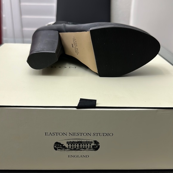 NWT $70 Leon Max | Black Vested Leather Pump - sz 8 - Picture 5 of 5